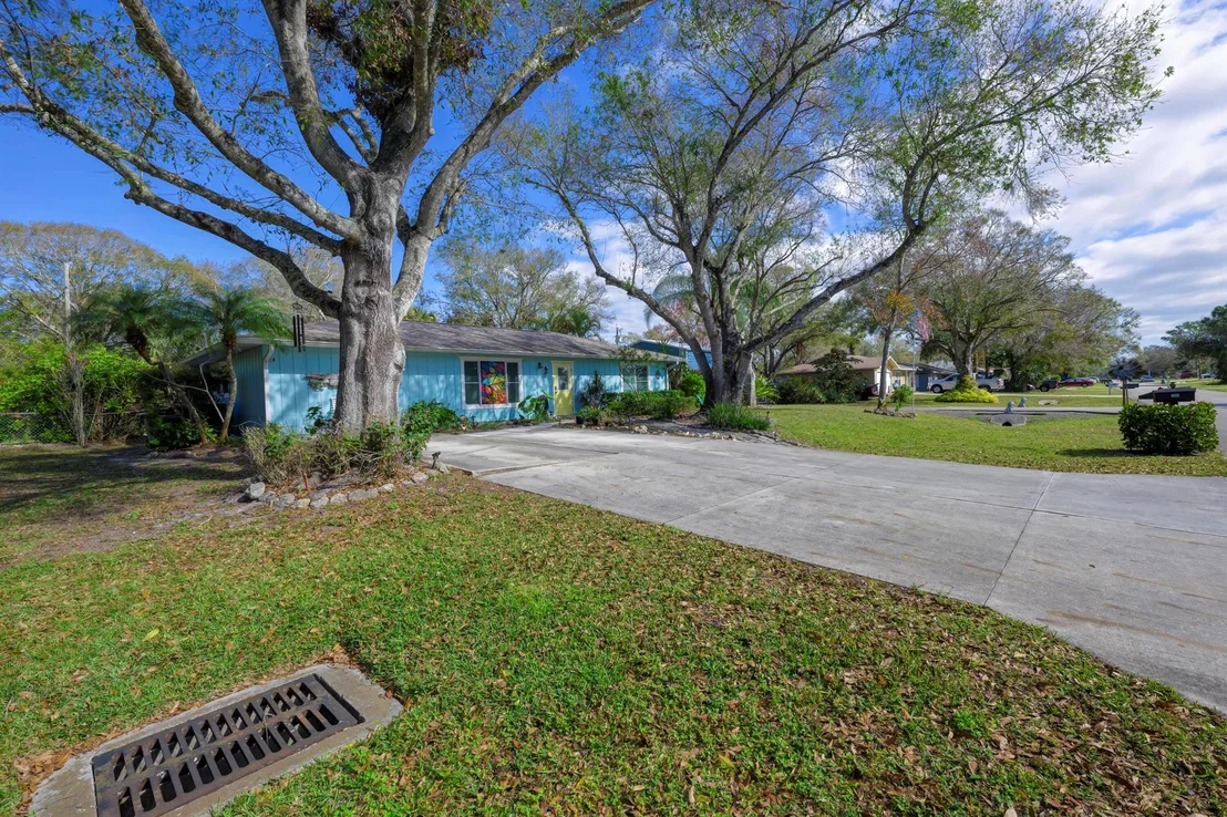 Photo of 7910 James Road