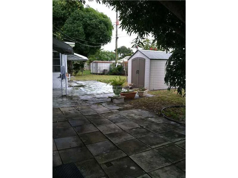 Photo of 1317 SE 2nd Te