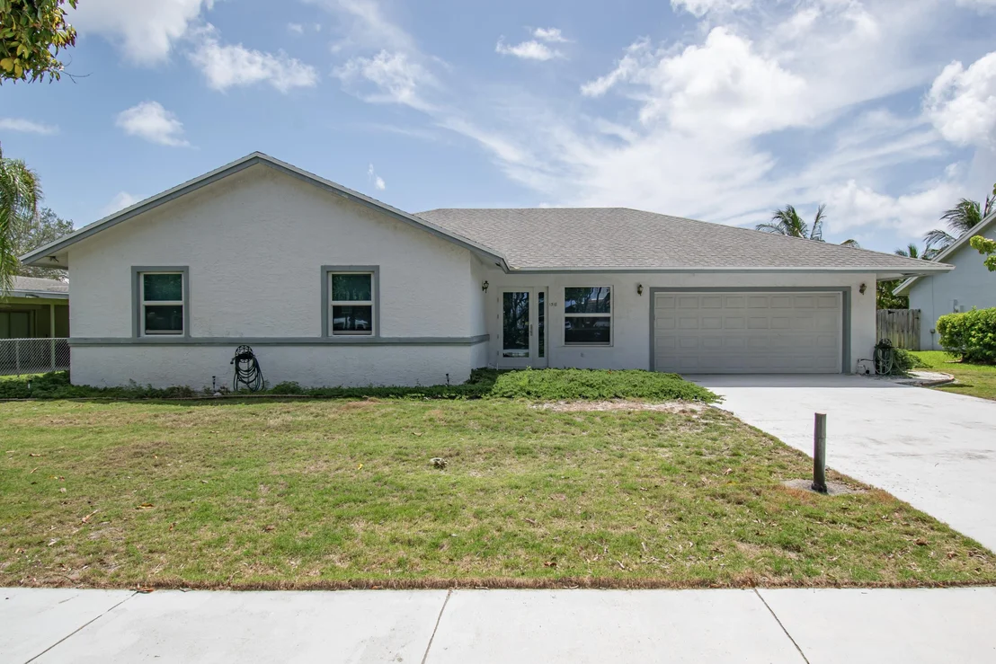 Photo of 1318 NW 2nd Circle