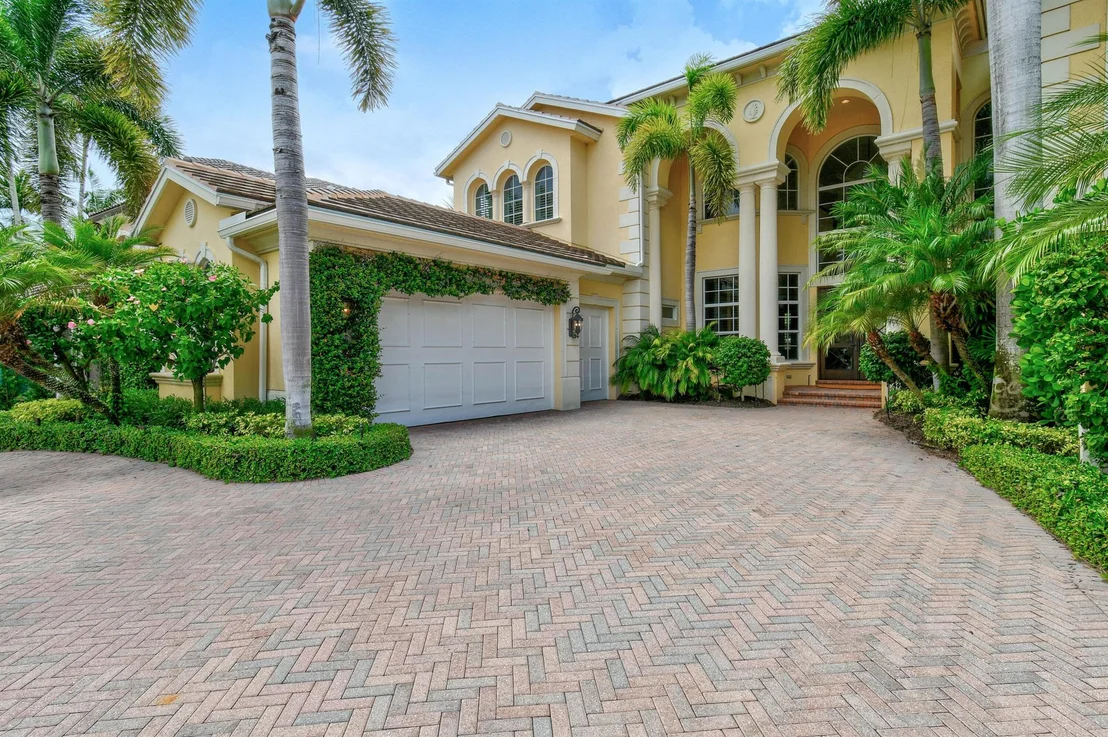 Photo of 615 Hermitage Circle
