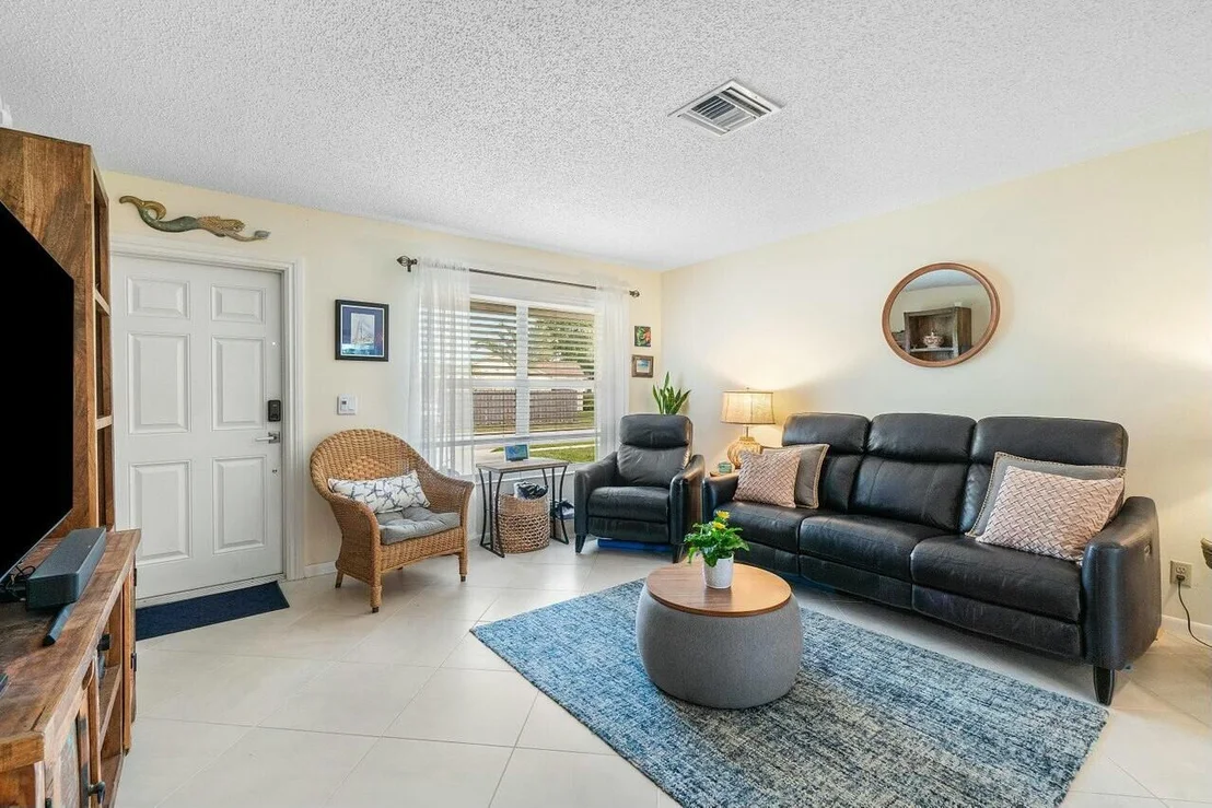 Photo of 121 Deerfield Drive
