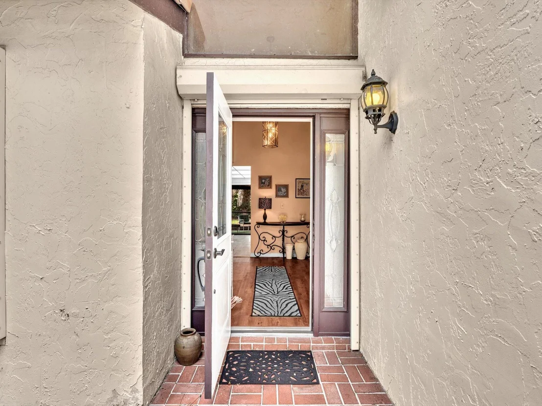 Photo of 3537 Lakeview Drive