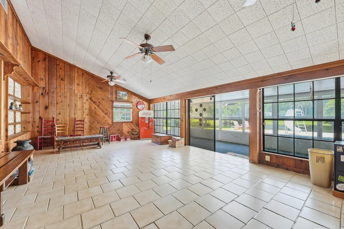 Photo of 7689 Lawrence Road