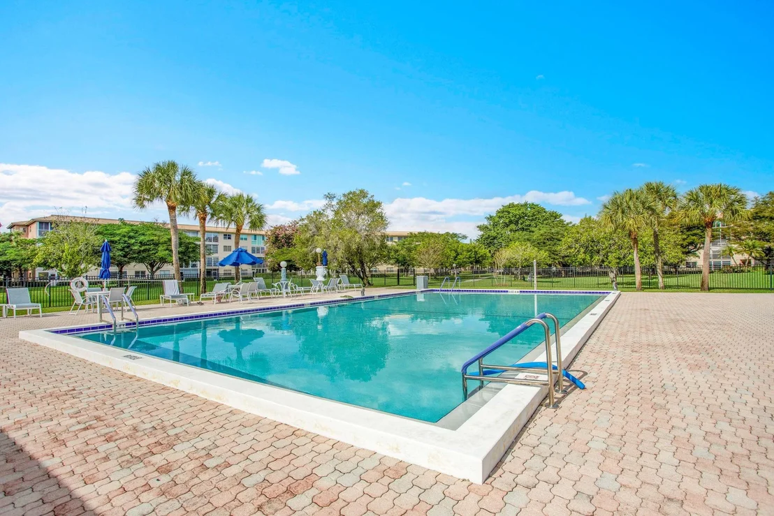 Photo of Unit D4 at 1601 Abaco Drive
