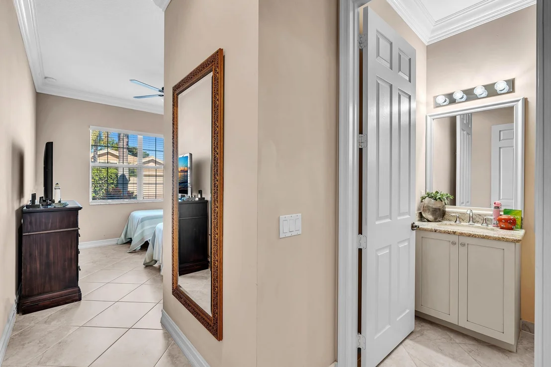 Photo of 9062 Meridian View Isle