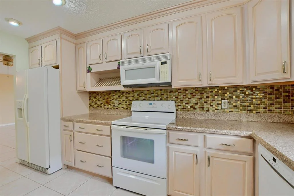 Photo of 9135 Pine Springs Drive