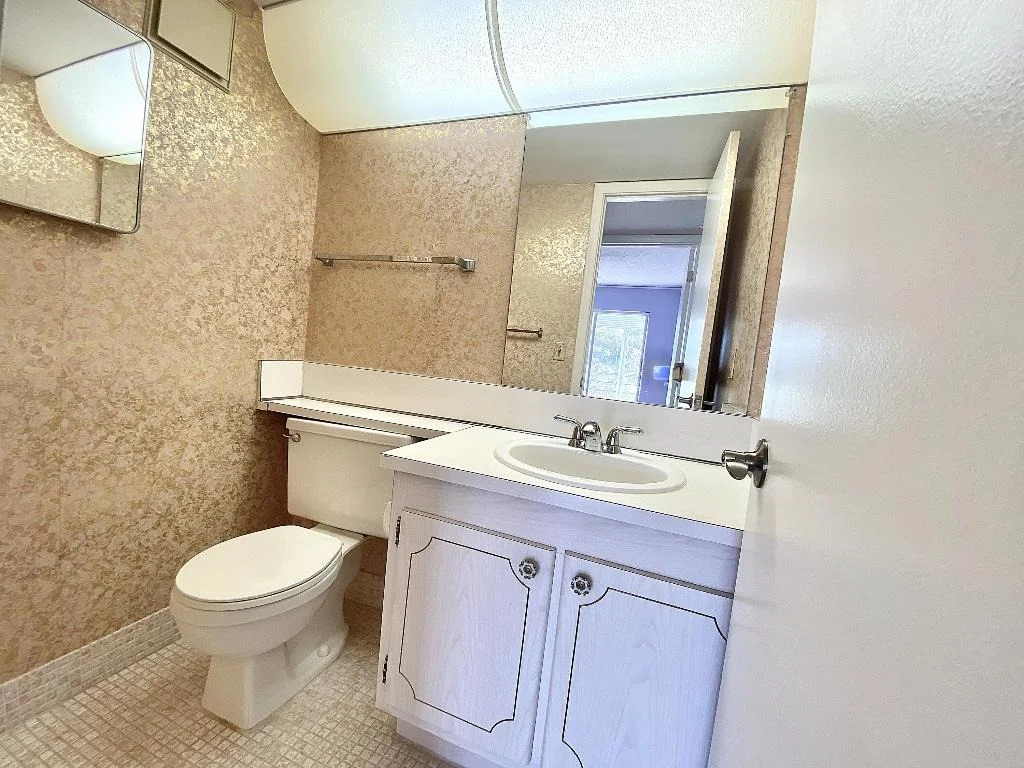 Photo of 374 Markham Q