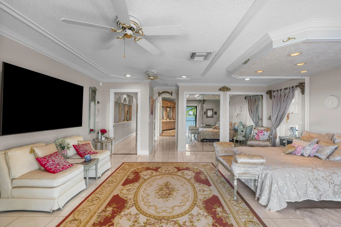 Photo of 1010 Pine Point Road