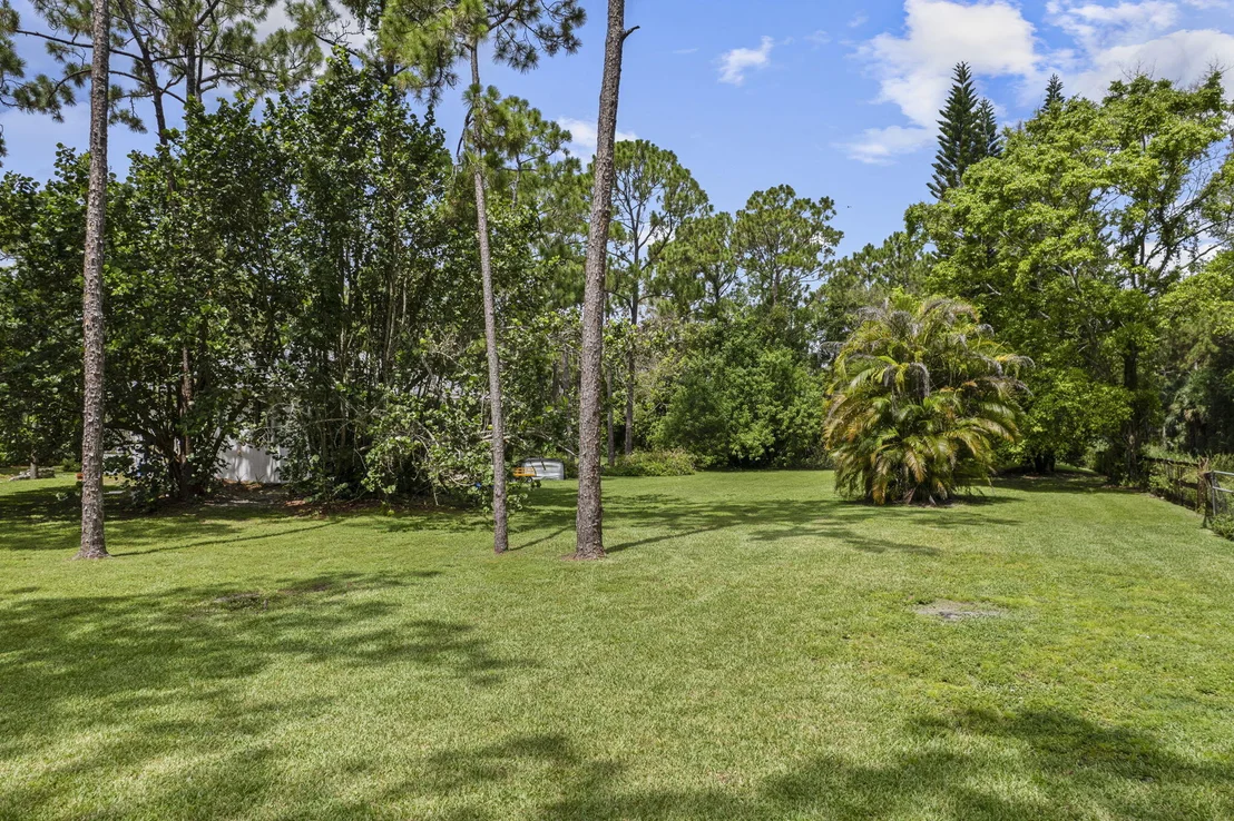 Photo of 10681 154th Road N
