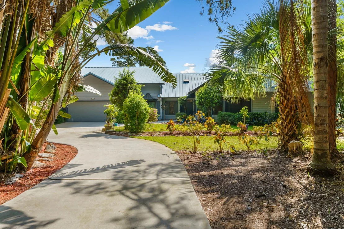 Photo of 420 Sopwith Drive
