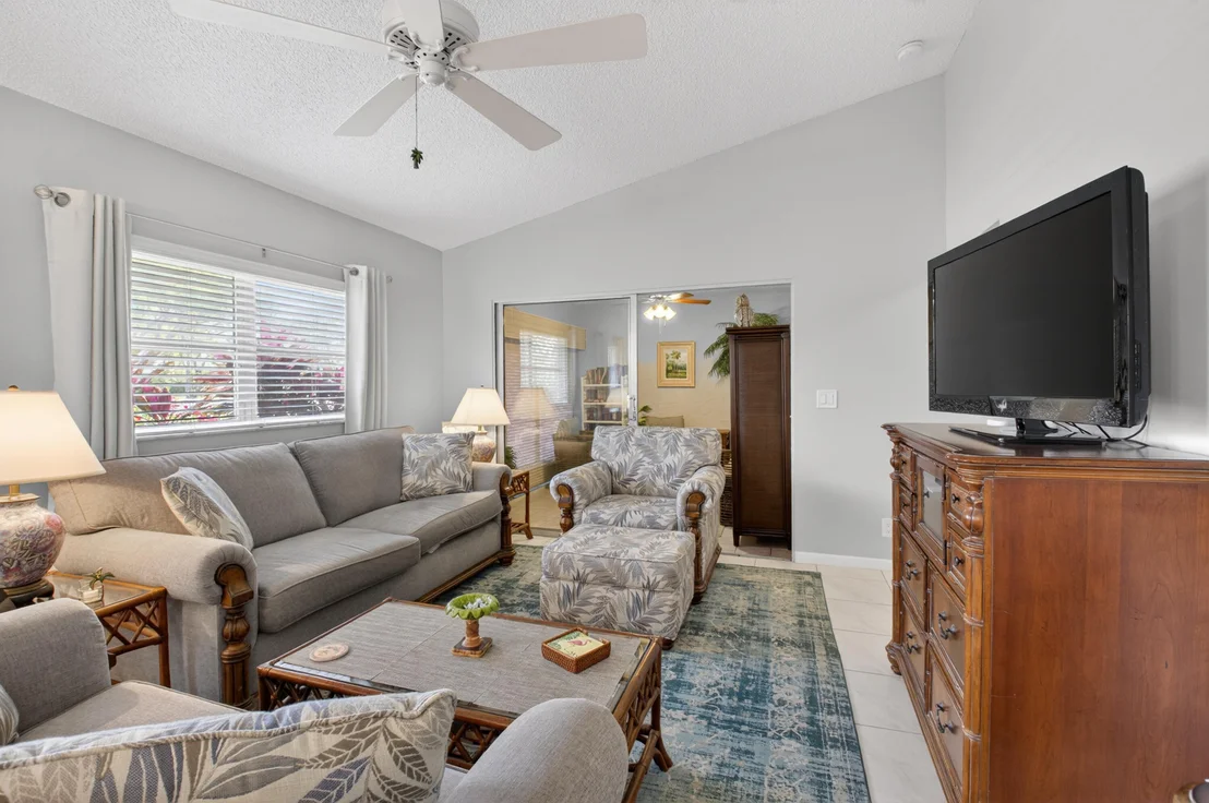 Photo of Unit A at 8130 Springtree Road