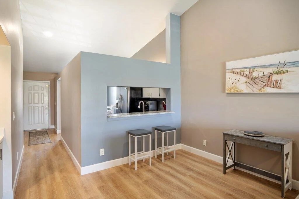 Photo of Unit B at 1402 Pinecrest Circle