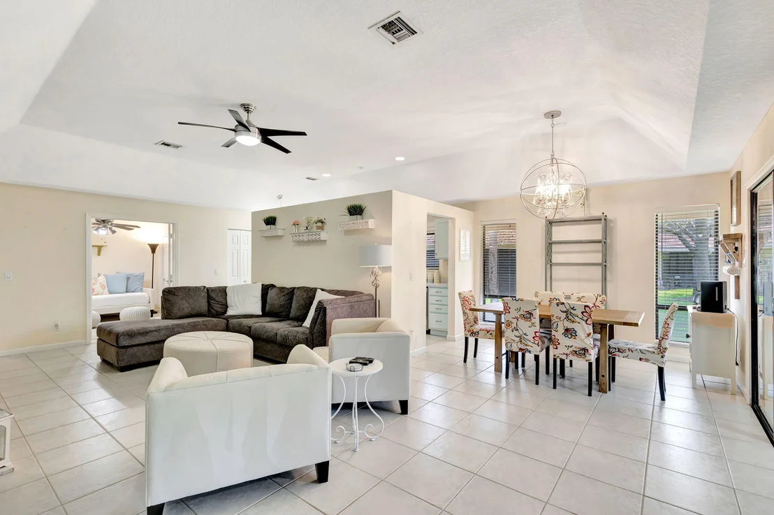 Photo of Unit D at 101 Half Moon Circle
