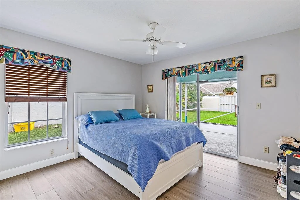 Photo of 257 Moccasin Trail W