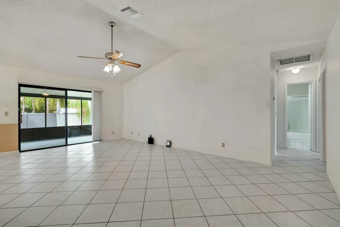 Photo of 126 Greentree Circle