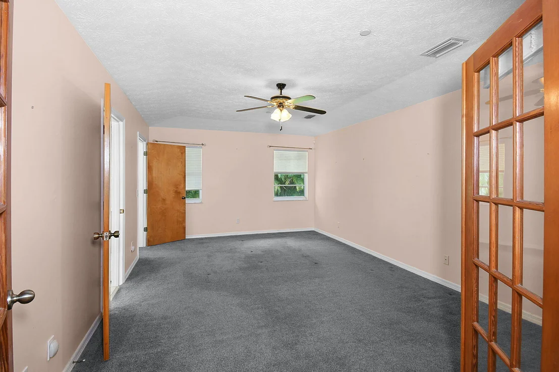 Photo of 895 SE Waterside Way