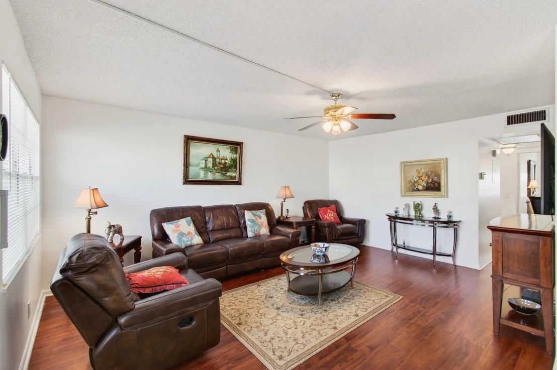 Photo of 2035 Cornwall B