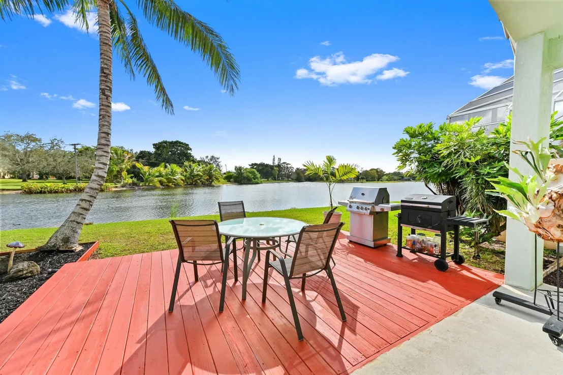 Photo of 9520 Lago Drive