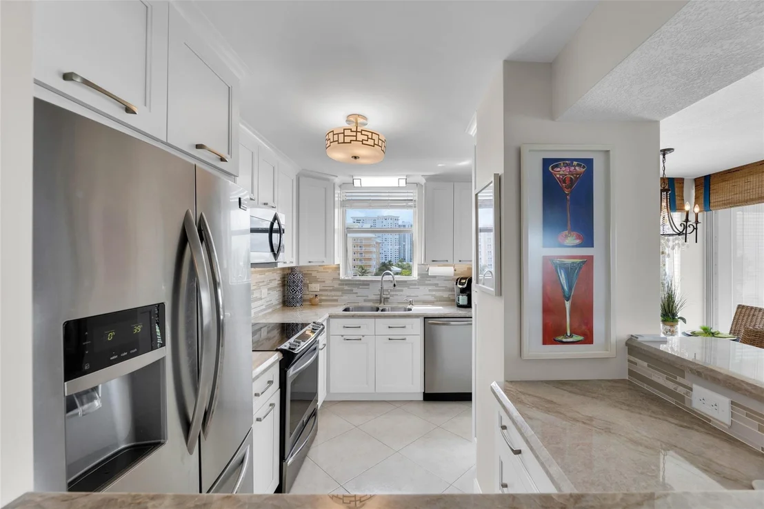 Photo of Unit 708 at 1010 S Ocean Boulevard