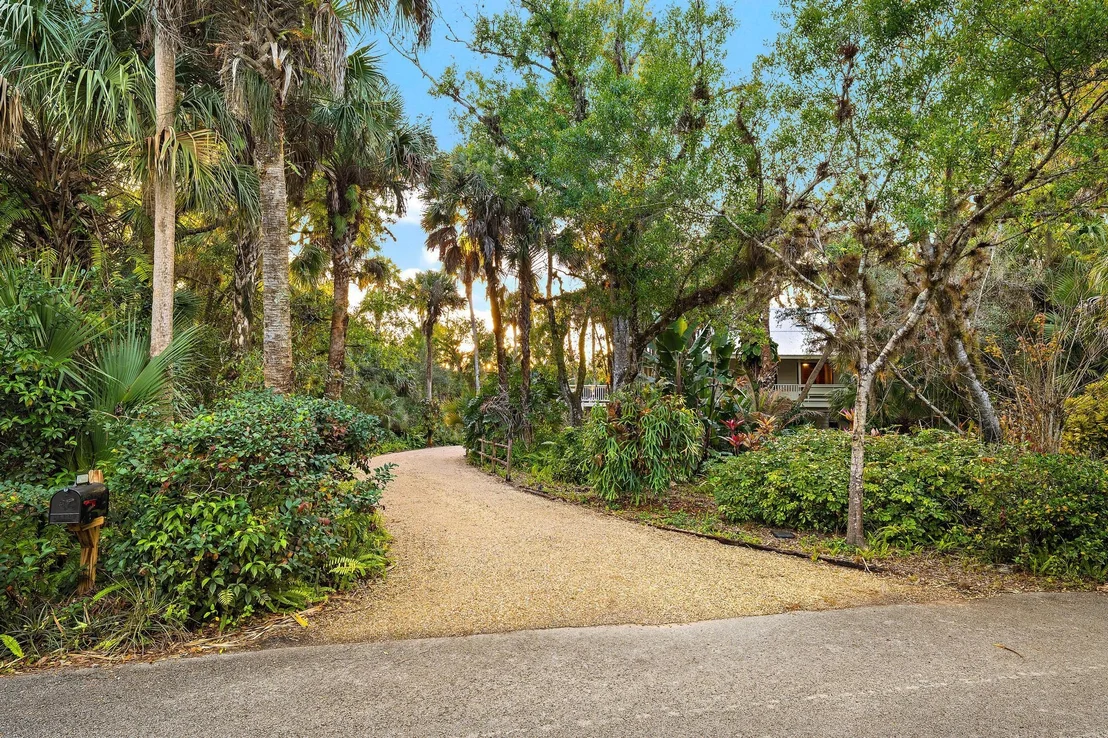 Photo of 4844 River Place
