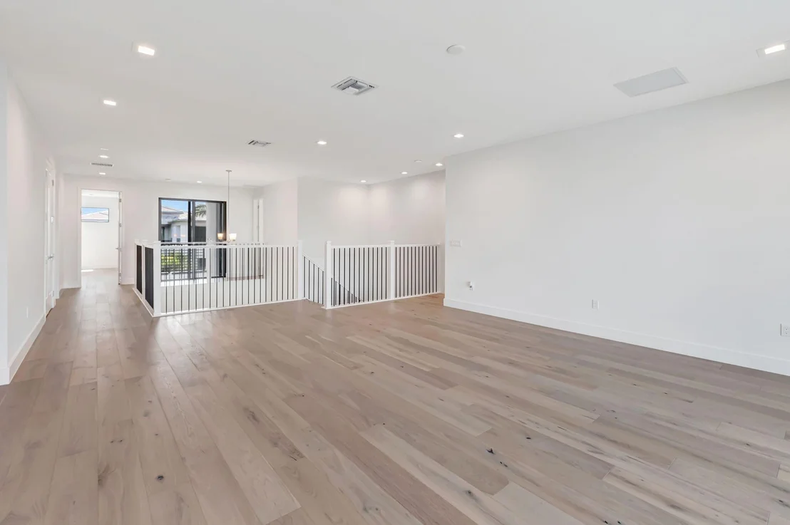 Photo of 9436 Riverside Park Drive