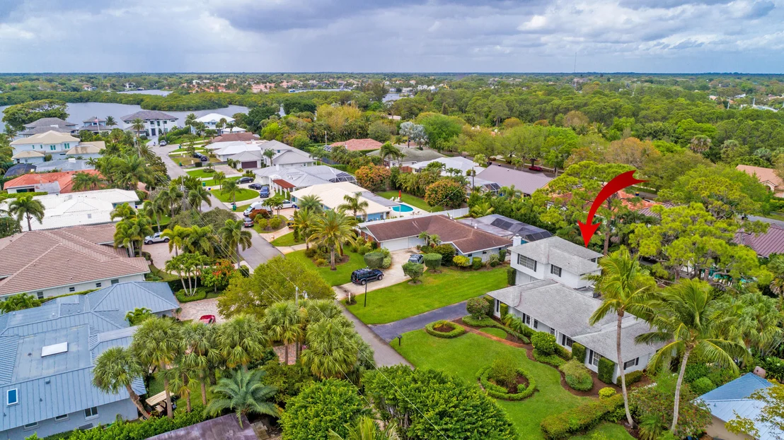 Photo of 324 River Drive