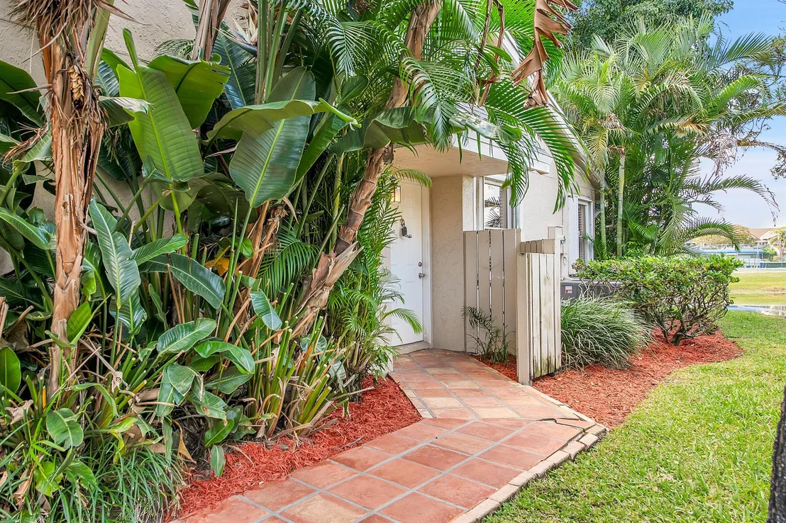 Photo of 1893 Discovery Way