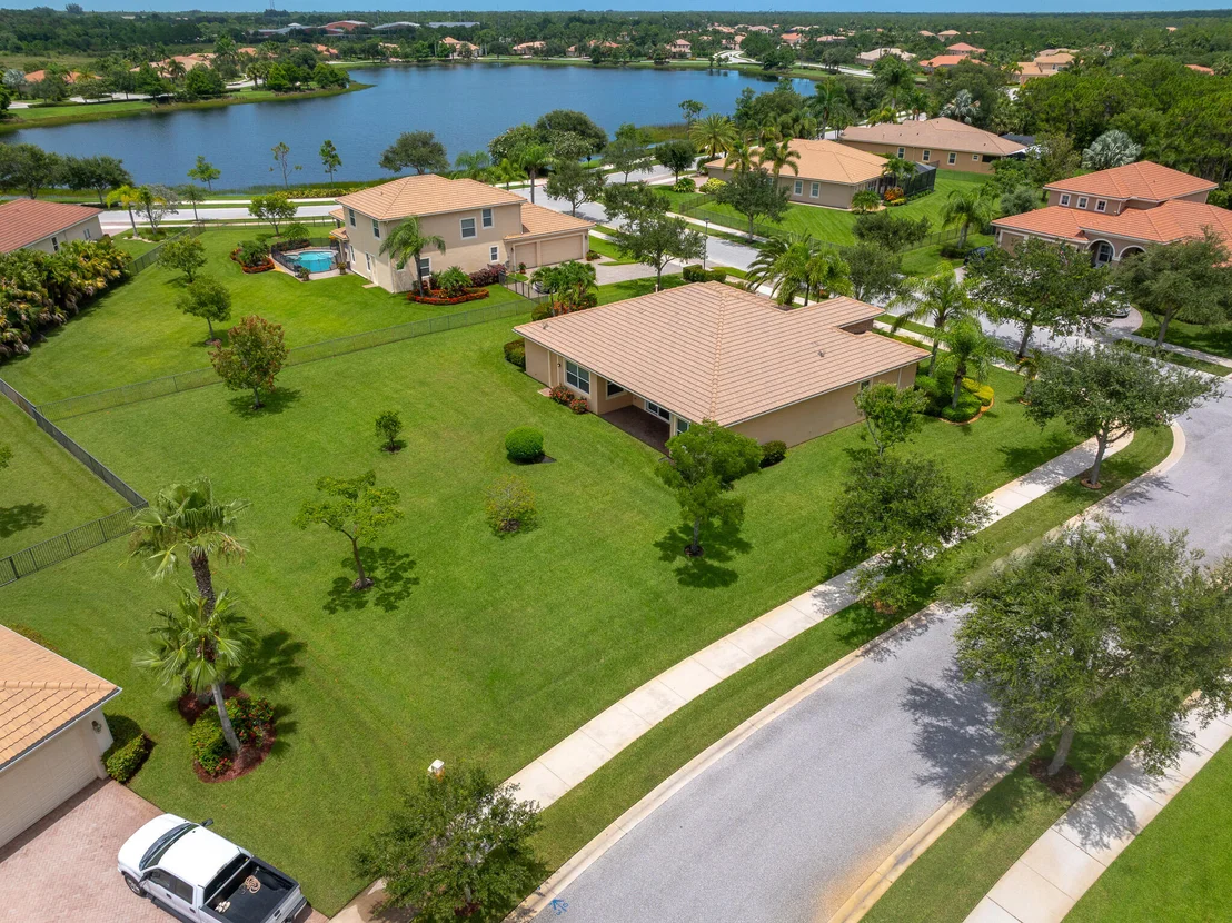Photo of 7422 SE Belle Maison Drive
