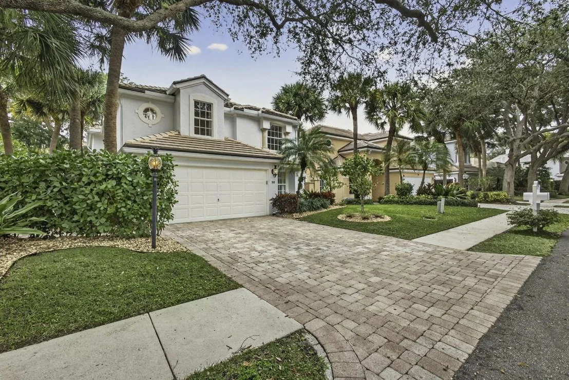 Photo of 25 Grand Bay Circle