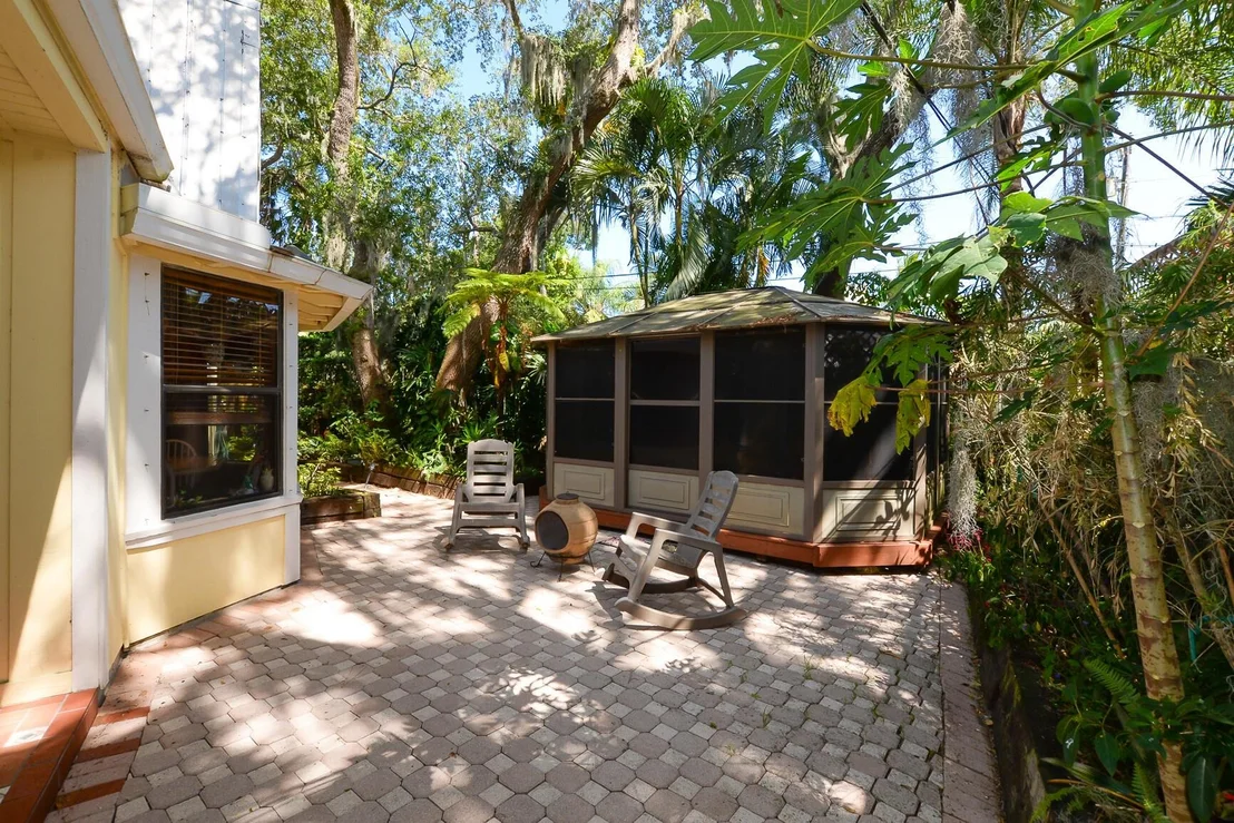 Photo of 576 SW Rustic Circle