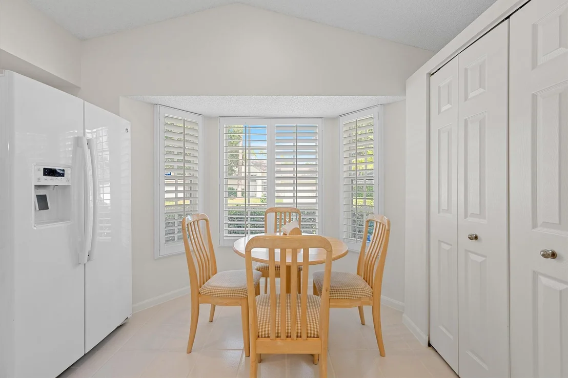 Photo of 1069 Aviary Road