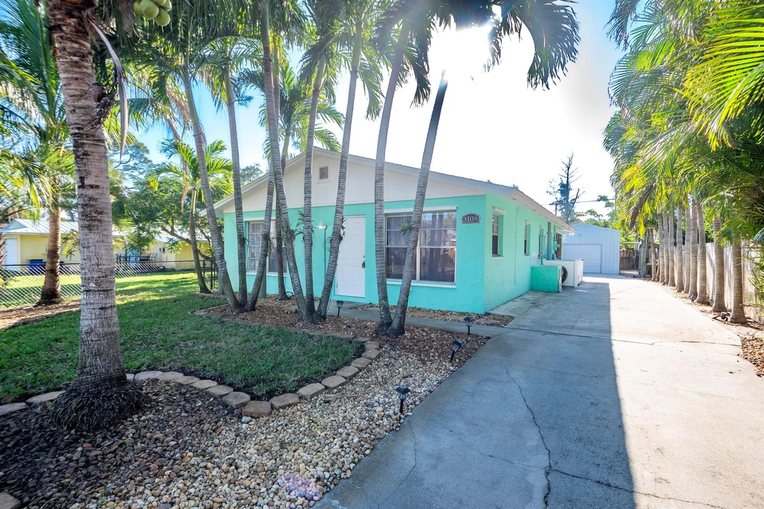 Photo of 3108 SE Iris Street