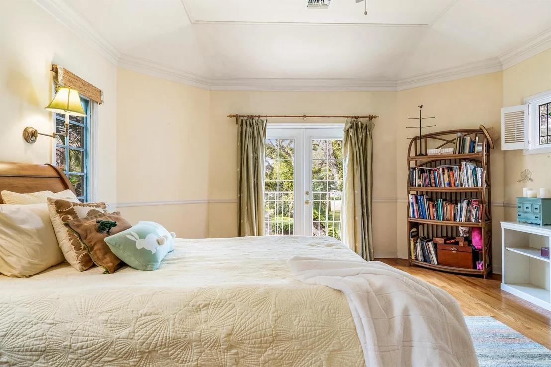 Photo of 1086 Winding River Road