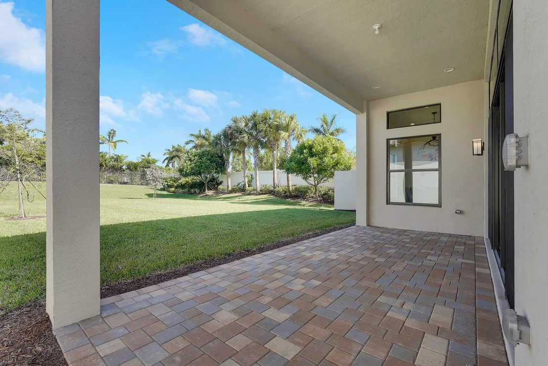 Photo of 9223 Mountain Pine Grove