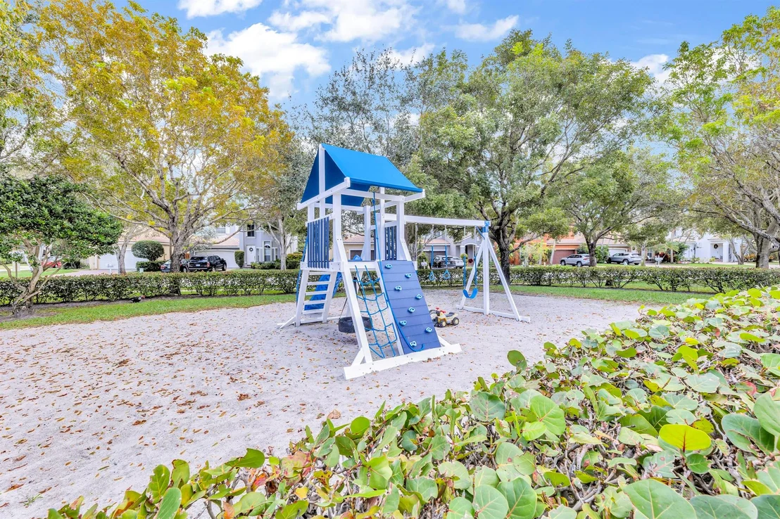 Photo of 3975 Sabal Lakes Road