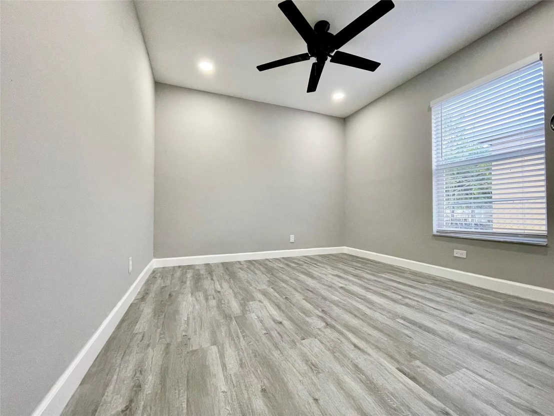 Photo of 1582 NW 7th Lane
