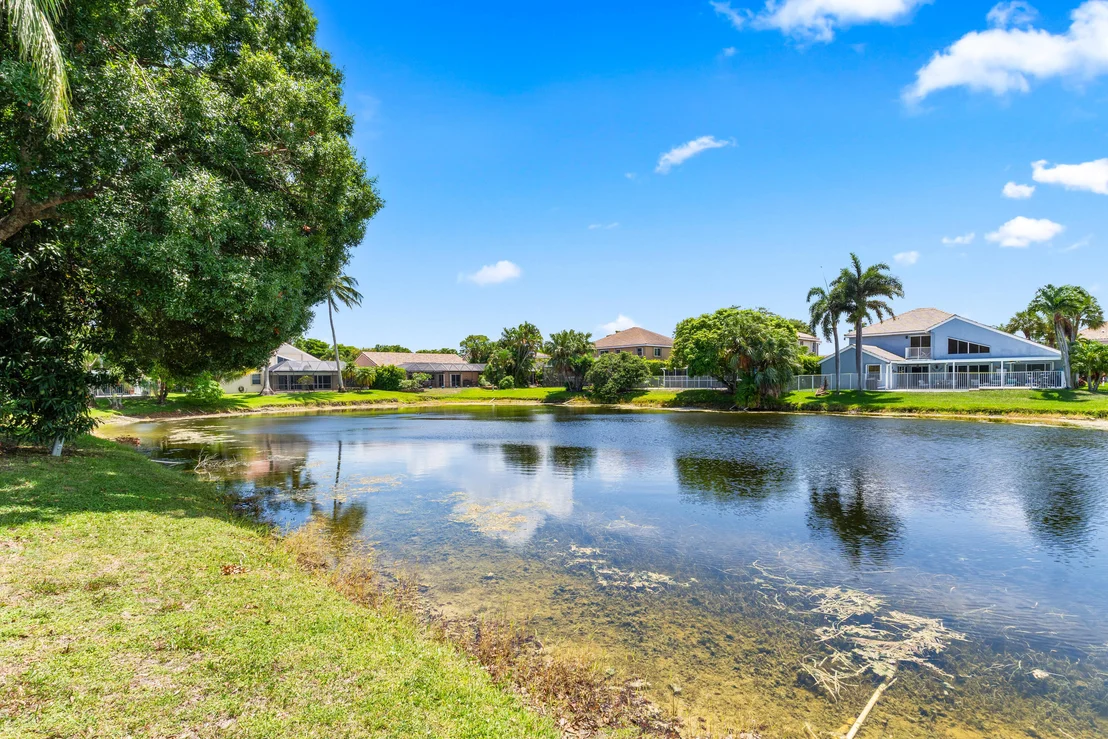 Photo of 8885 Spring Valley Drive