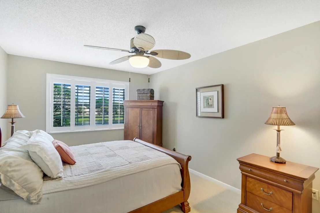 Photo of 1836 Edgewater Drive