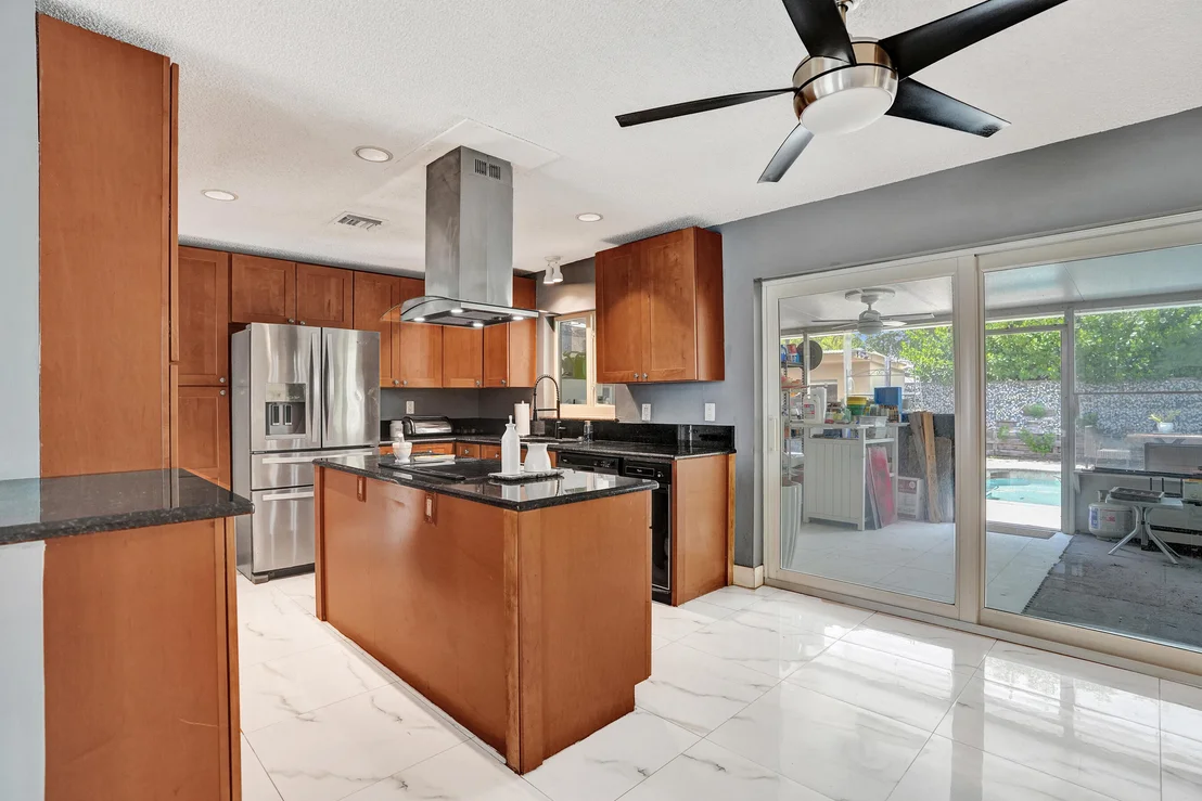 Photo of 307 SE 14th Place