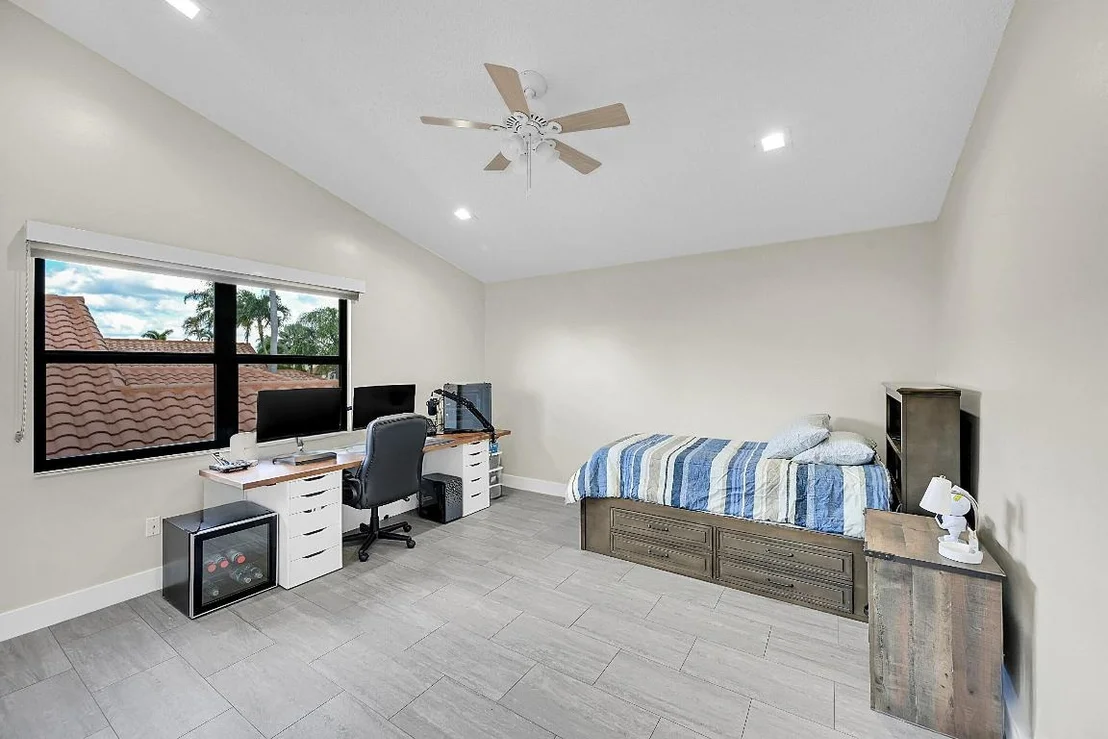 Photo of 22573 Esplanada Drive