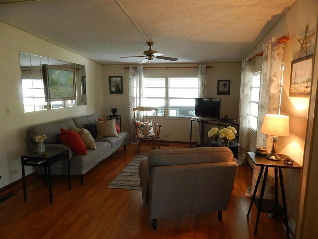 Photo of Unit 32 at 400 N A1a