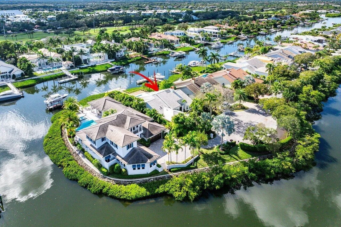 Photo of 215 Island Drive