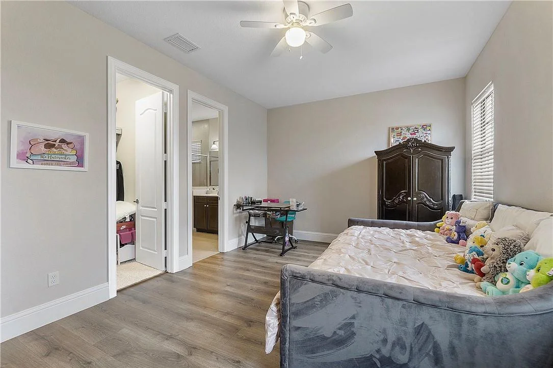 Photo of 8971 Lakeview Place