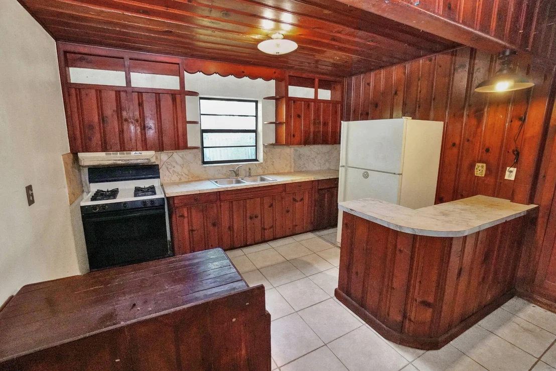 Photo of 405 Fleming Avenue