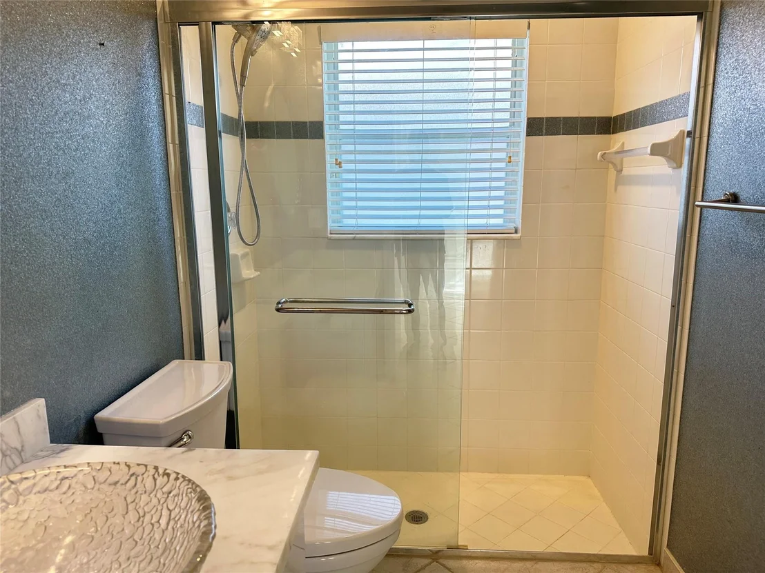 Photo of 6565 Sherbrook Drive