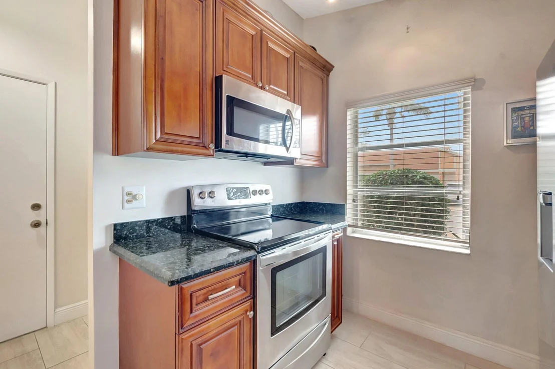 Photo of Unit C at 8081 Springtree Road