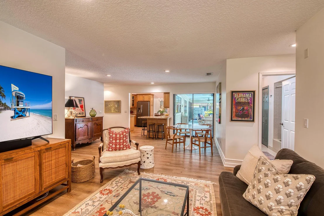 Photo of 18402 Lake Bend Drive