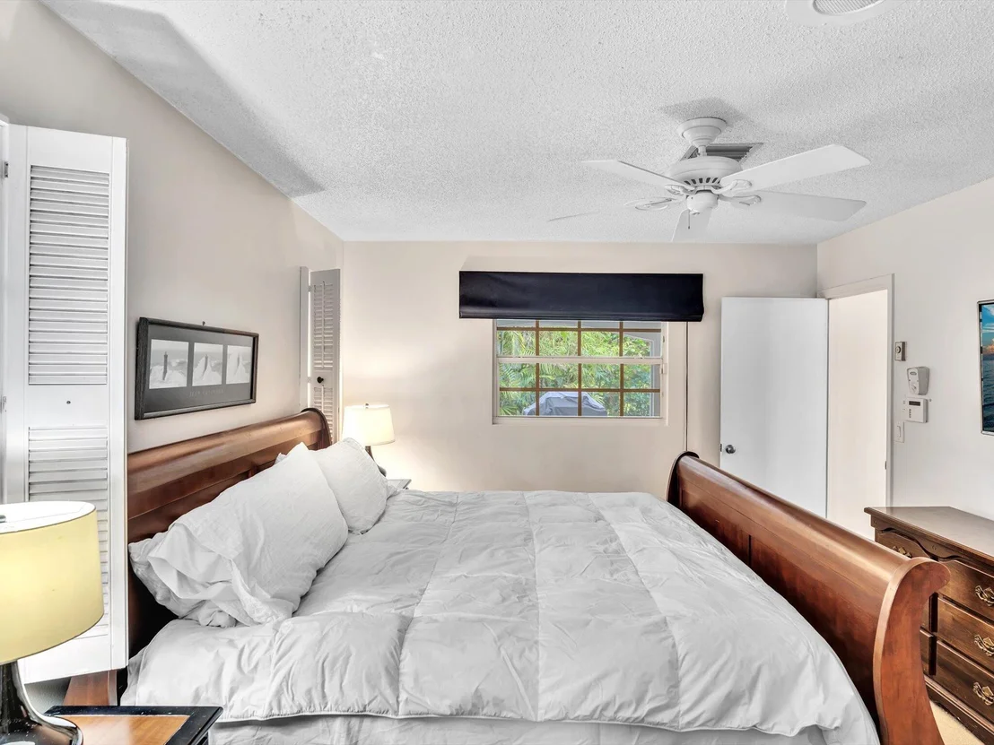 Photo of 3204 Lakeview Drive