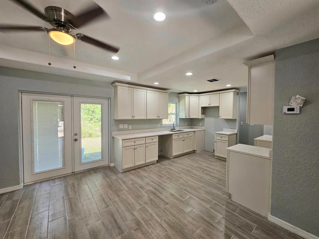 Photo of 3307 NW 35th Avenue