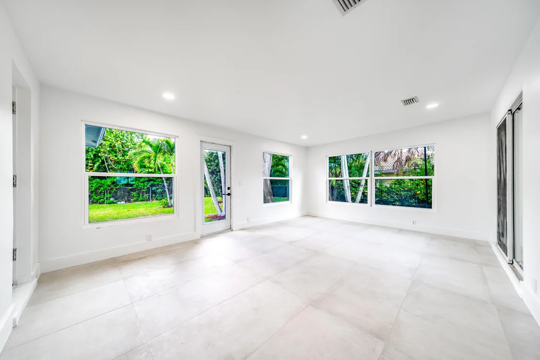 Photo of 4641 NW 5th Lane
